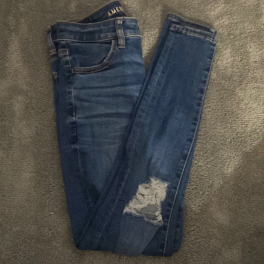 American Eagle. Distressed jegging. Size 2.